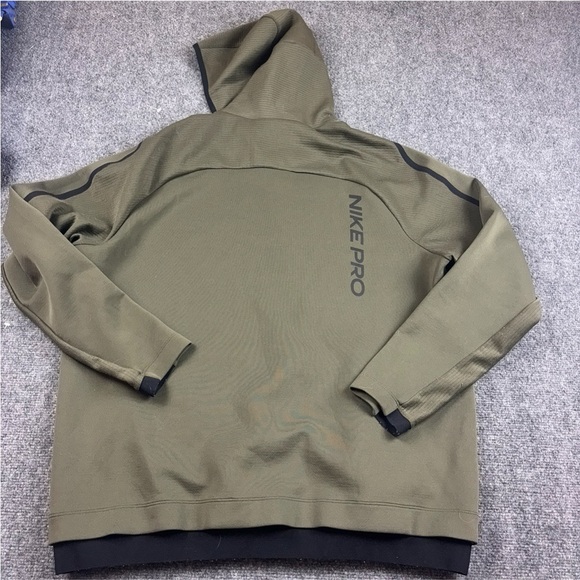 NIKE PRO Men’s Dri-Fit green/Black Pullover Hoodie Training Sweatshirt size: XL - Picture 2 of 9